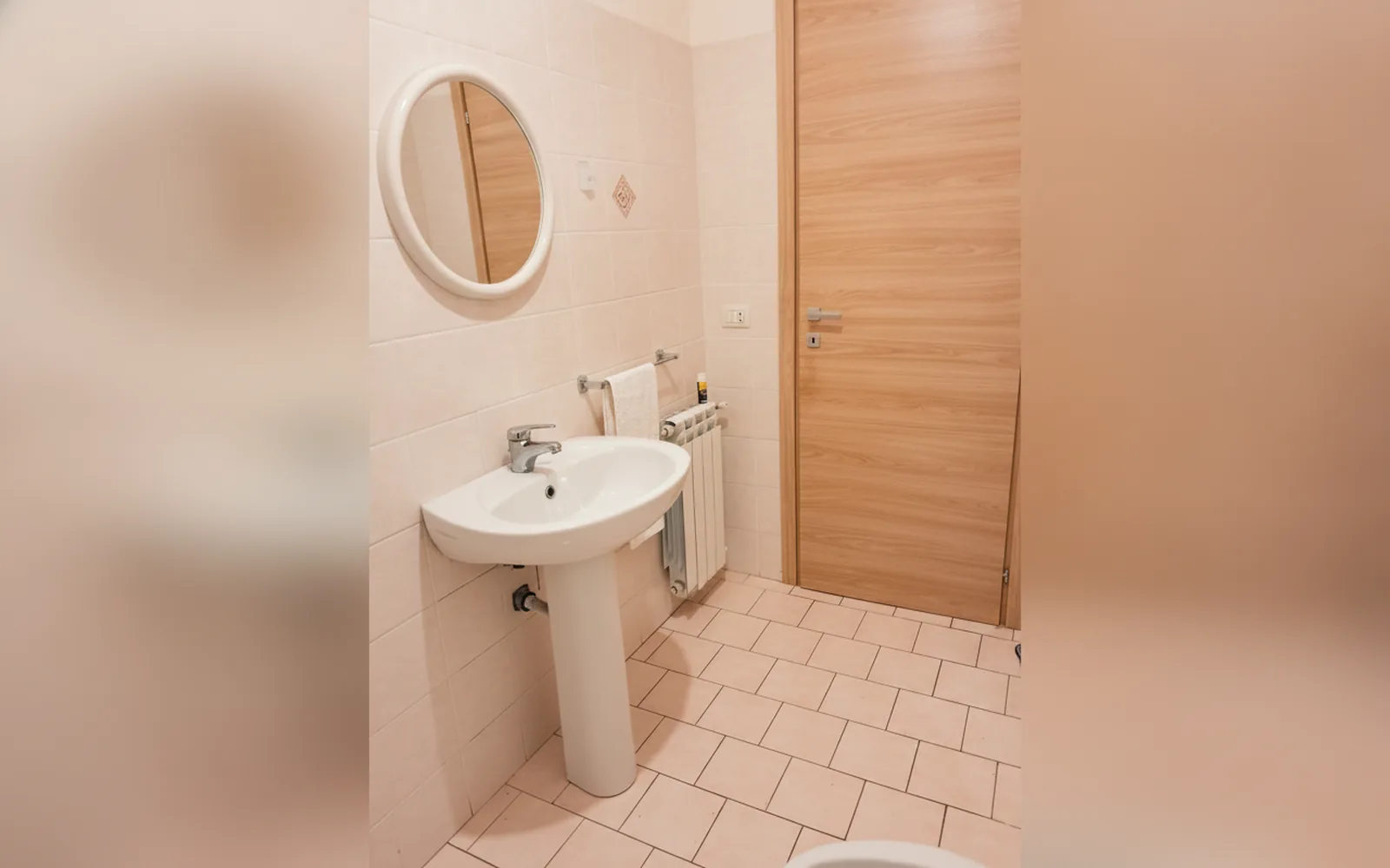 Camera con bagno privato — Principe degli Ulivi, Messina (Sicilia) (foto 11)